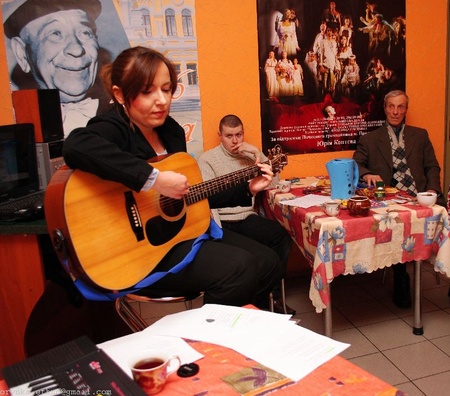 9 березня, Шевченко, арт-кафе "За двома зайцями"